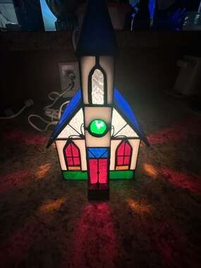 1995 Holiday Creations Stained Glass Collectables Town Church Lighted Decoration
